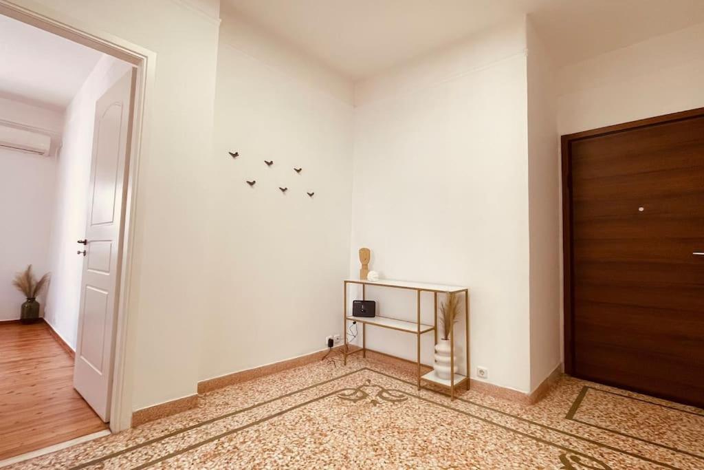 Daisy Apartment 15 Min To Acropolis Athens Ngoại thất bức ảnh