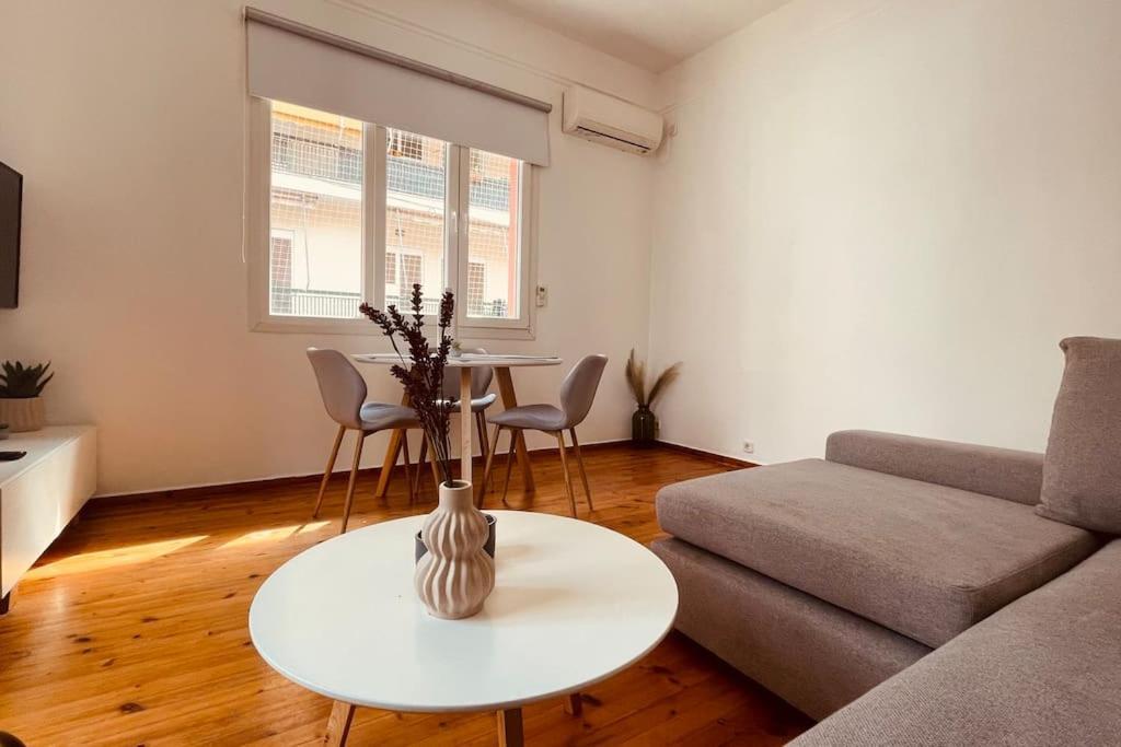 Daisy Apartment 15 Min To Acropolis Athens Ngoại thất bức ảnh