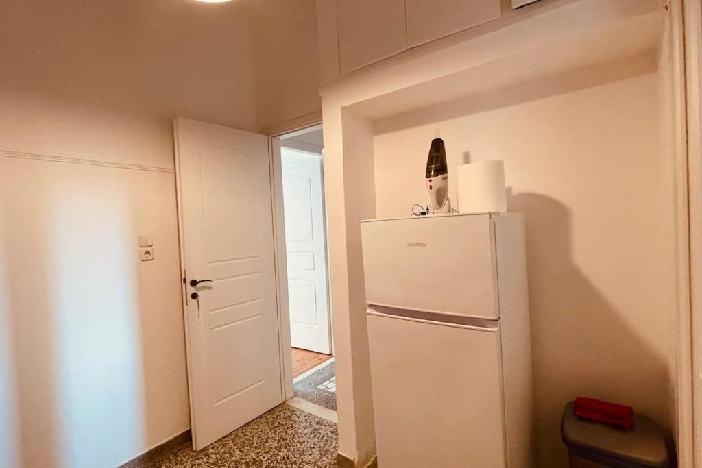 Daisy Apartment 15 Min To Acropolis Athens Ngoại thất bức ảnh